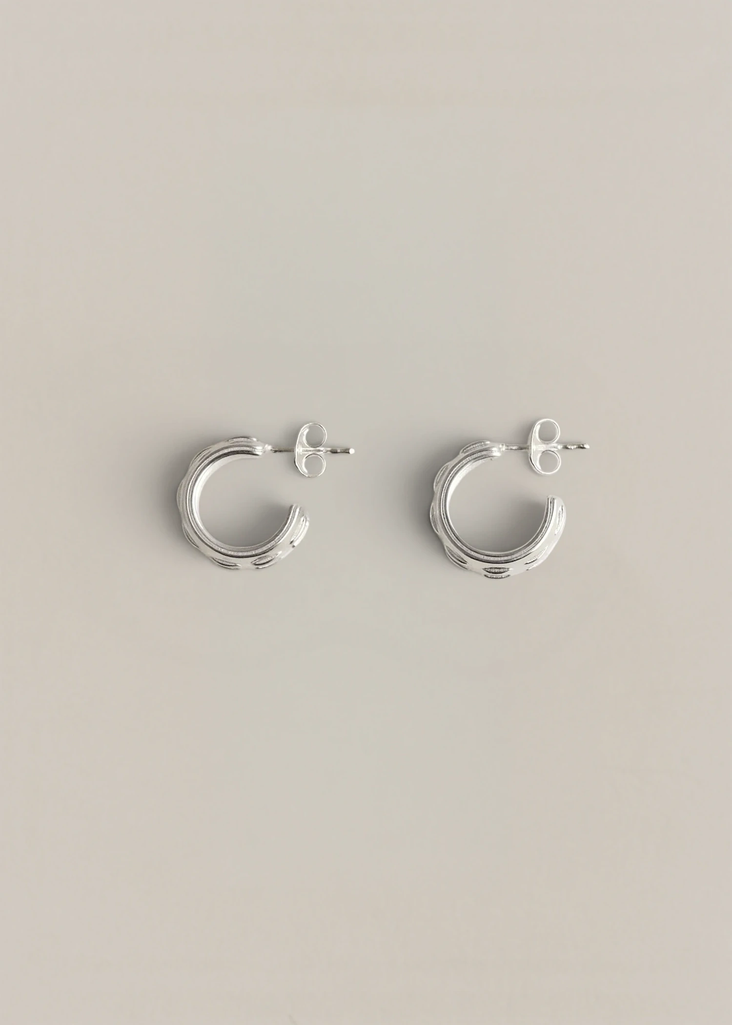 Suo Mid Hoops - Silver